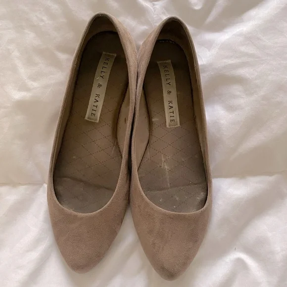 Kelly & Katie Pirassa Ballet Flats in Taupe Suede - 7 - Picture 3 of 4
